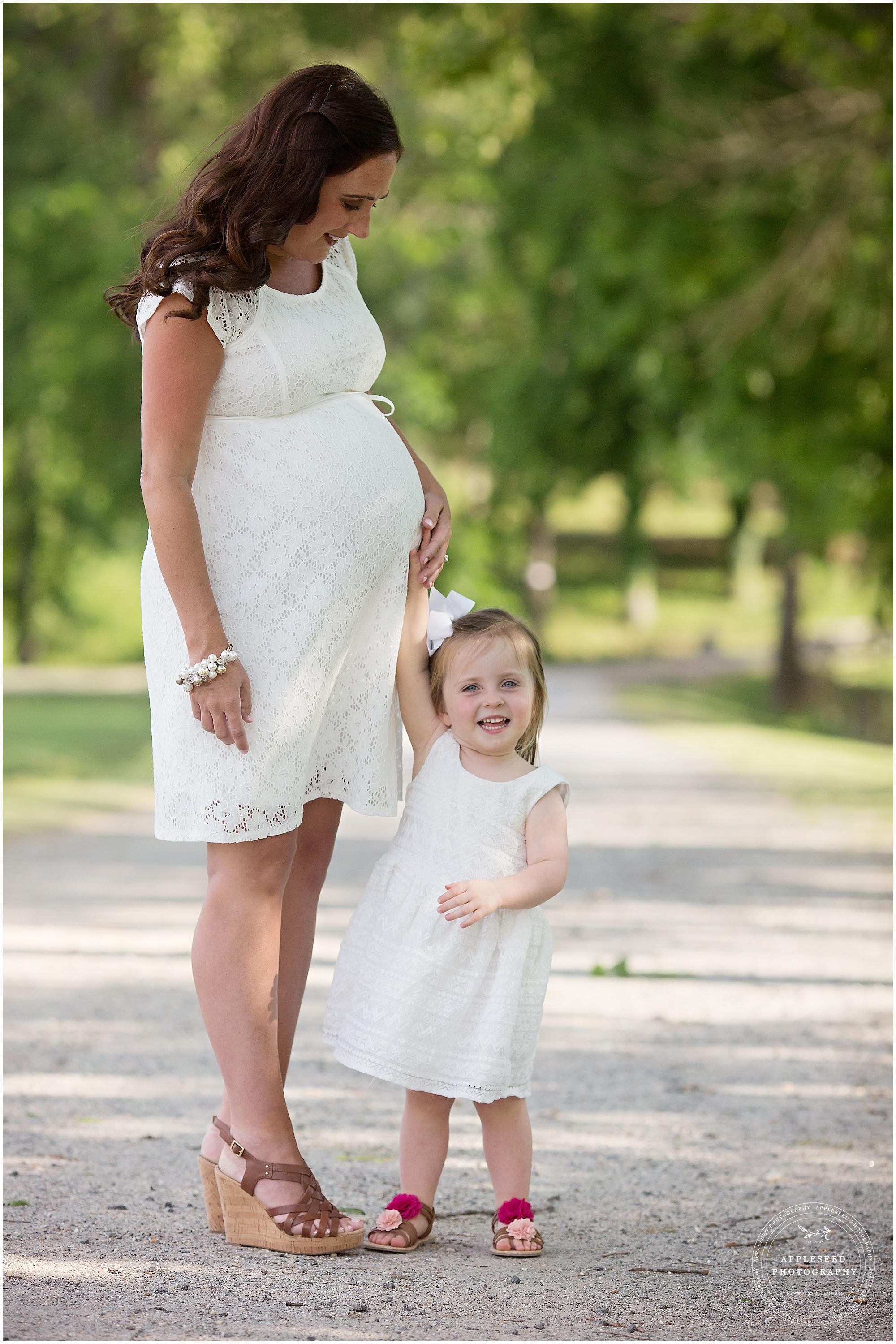 Atlanta Maternity Photographer | Outdoor Maternity Session | Appleseed Photography