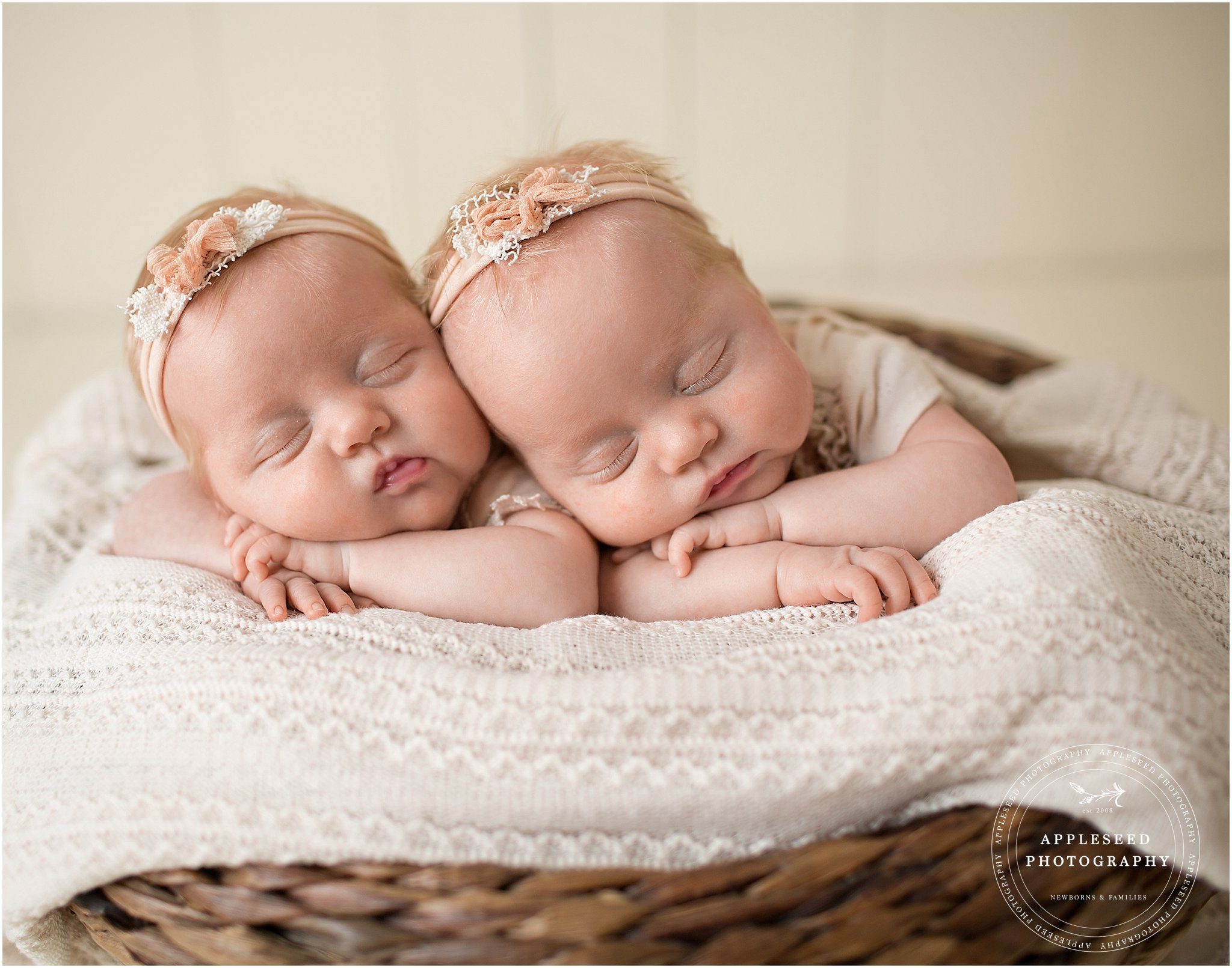 Avery and Caroline | Atlanta Twin Photographer | Appleseed Photography