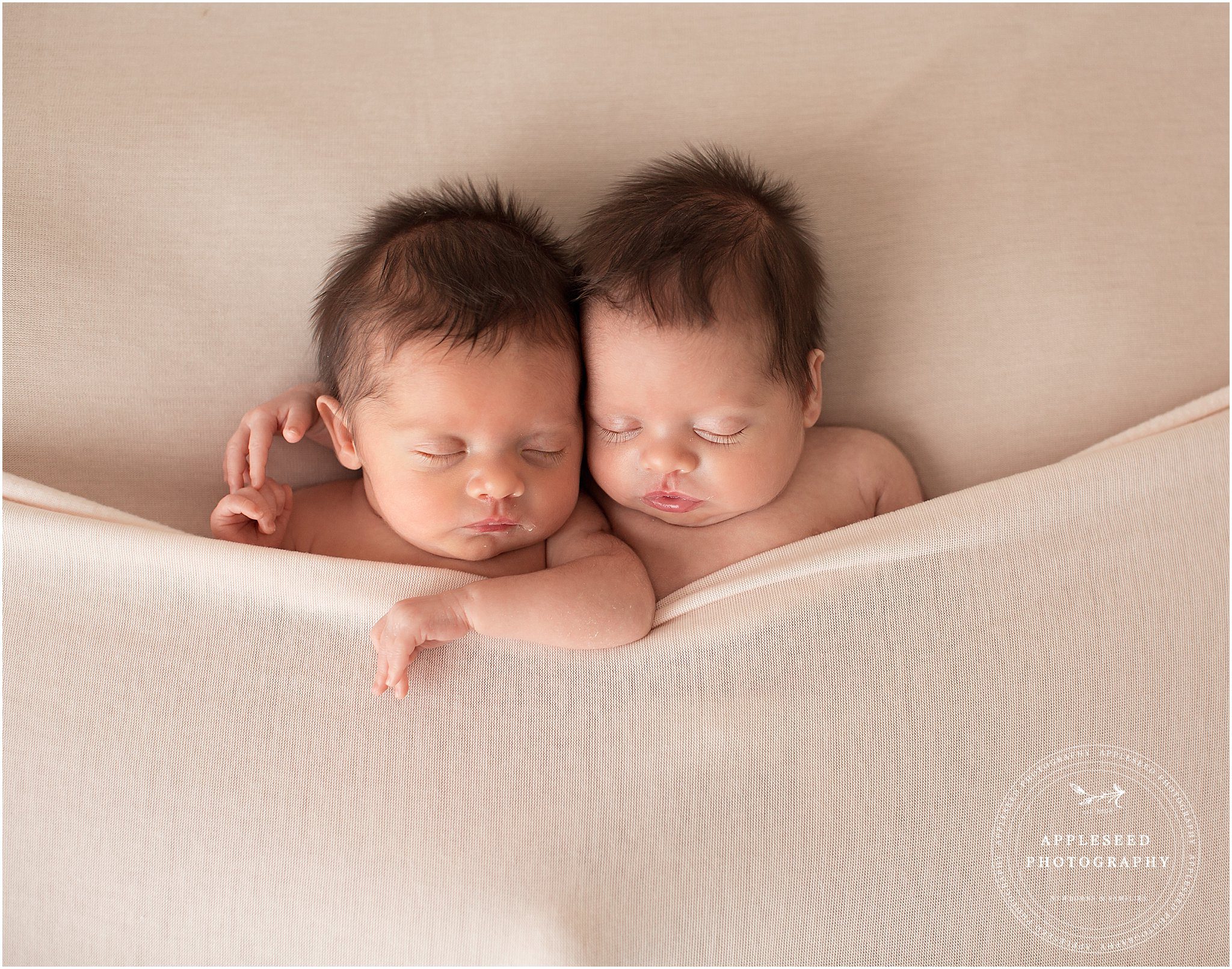 Twin Sisters | Atlanta Twin Photographer | Appleseed Photography